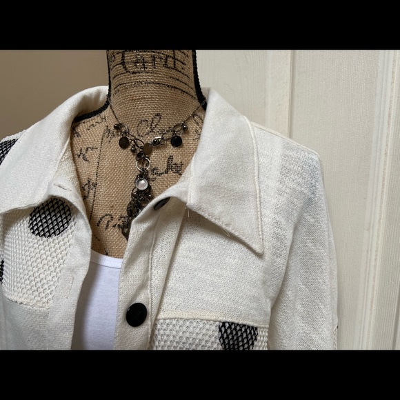 Blumin white/ black circle patterned button down long sleeved shacket - Picture 5 of 8